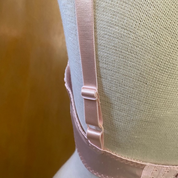 NWOT Breezies Lacy Pretty in Pink Underwire Bra - Picture 8 of 9